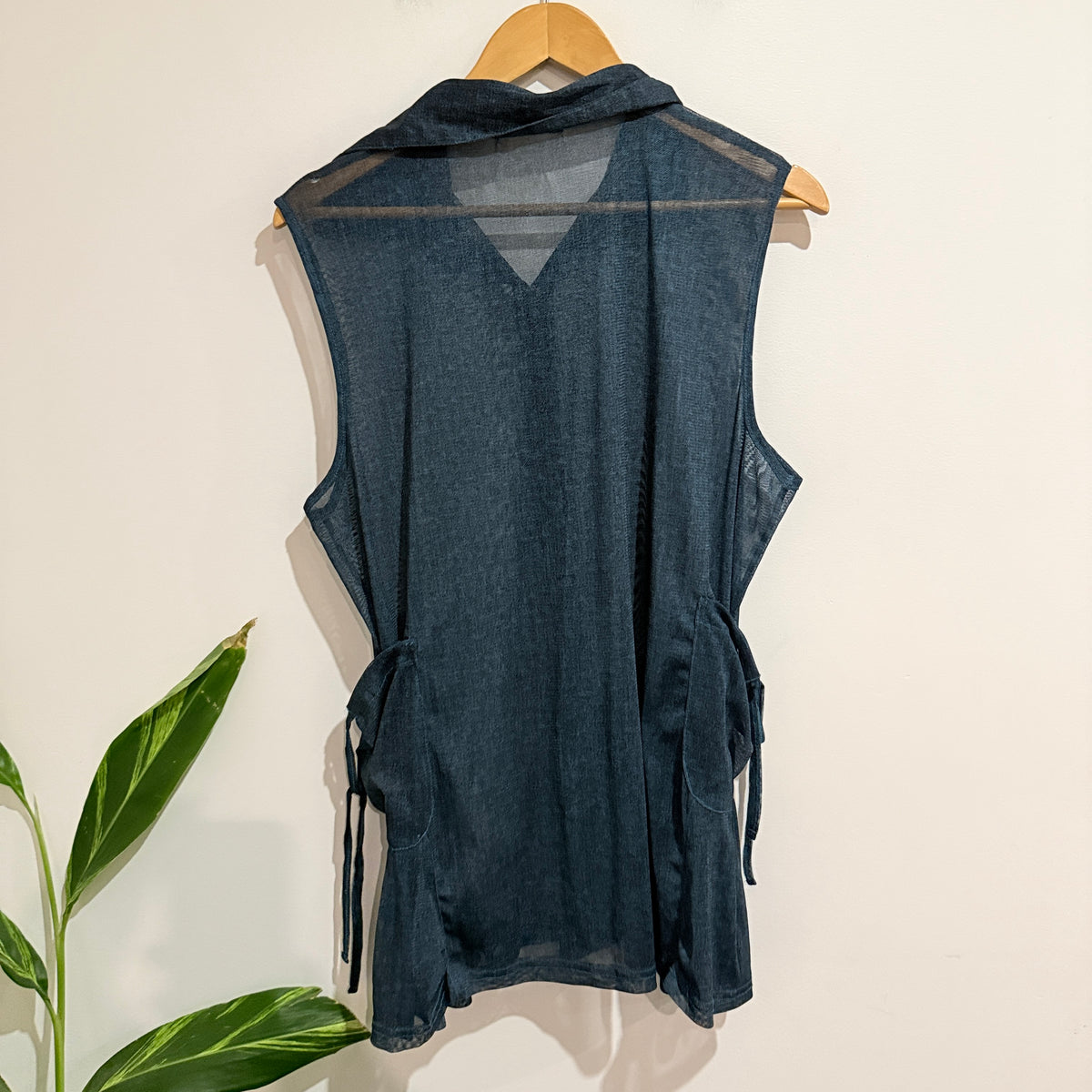 Elegant Semi-sheer Tunic Top Size L