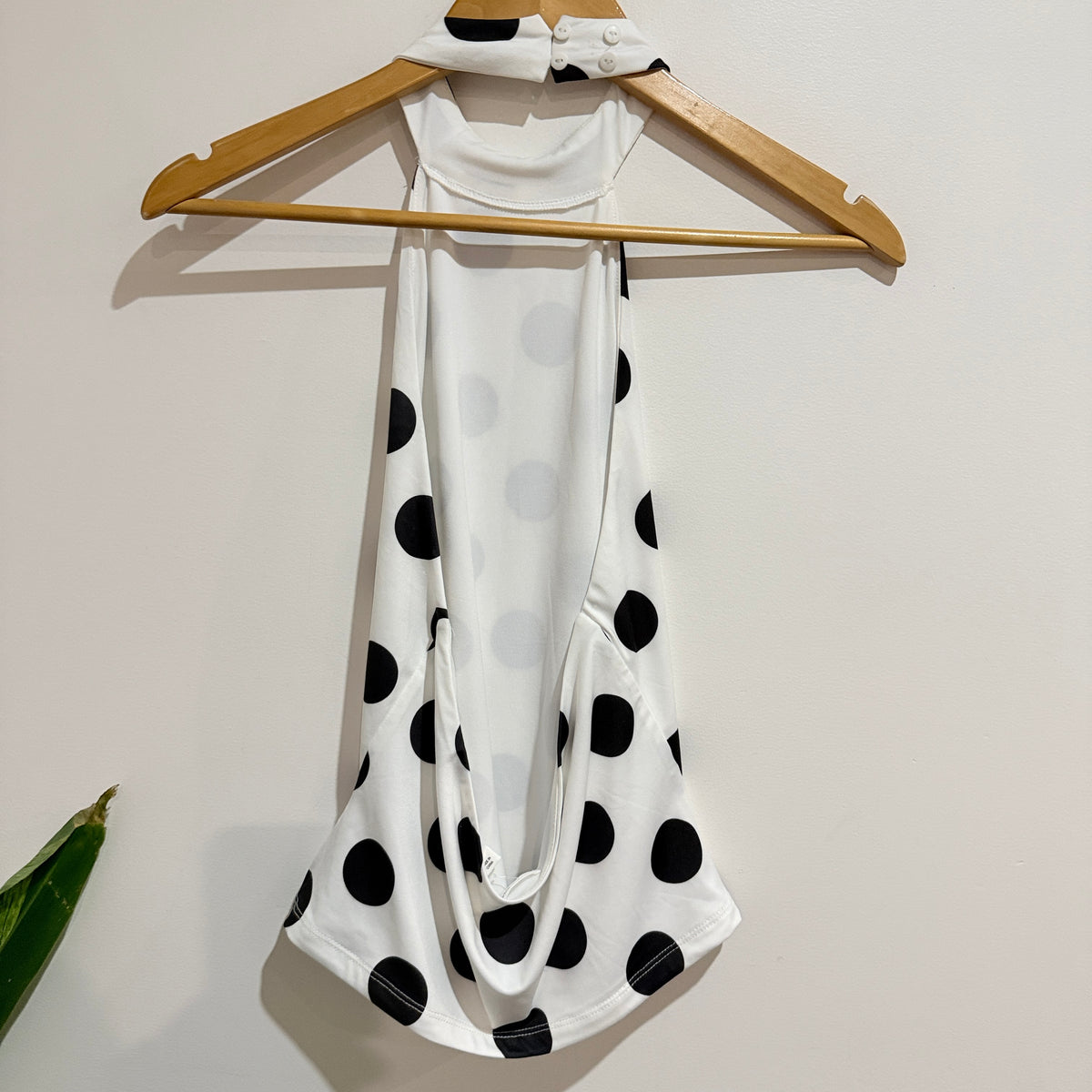 Glassons Halter-neck Top Size L
