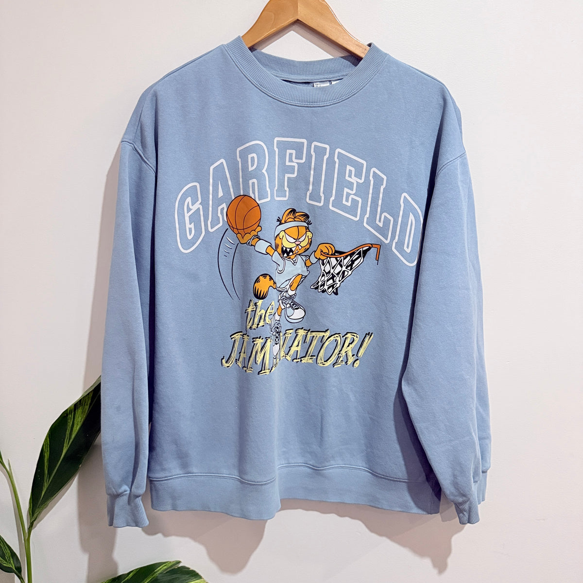 Garfield Crewneck Sweatshirt Size S