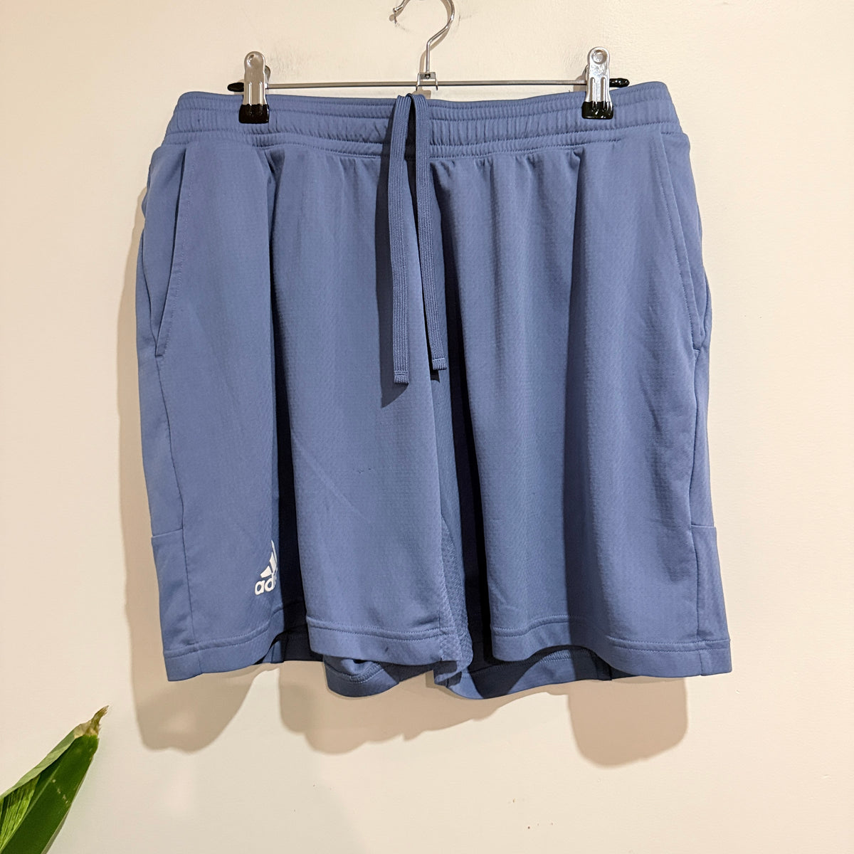 Adidas Athletic Shorts Size XL/7"