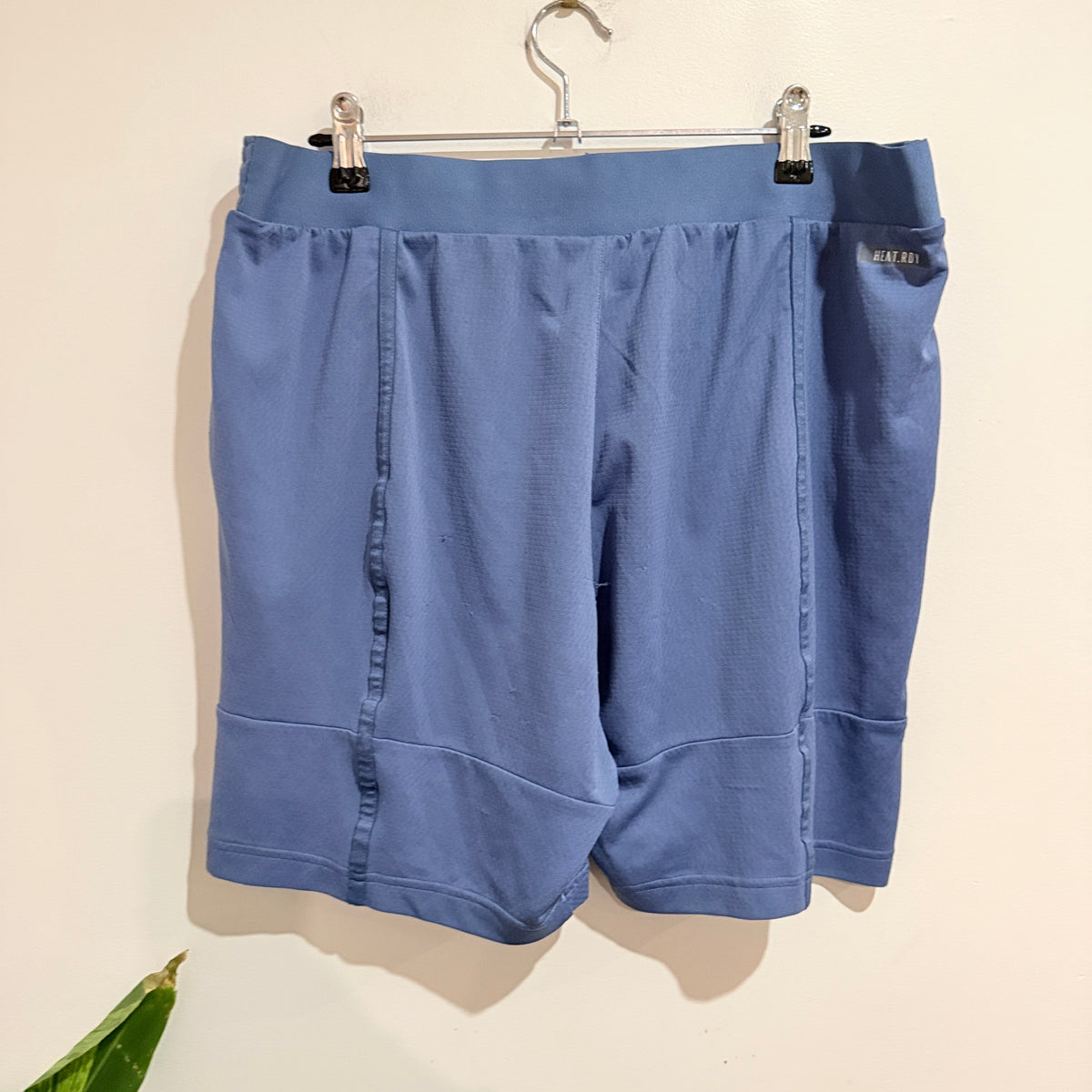 Adidas Athletic Shorts Size XL/7"