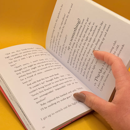Utterly Me, Clarice Bean by Lauren Child