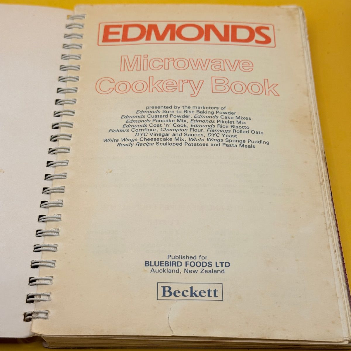 Vintage Edmonds Microwave Cookery Book by Edmonds (1989)