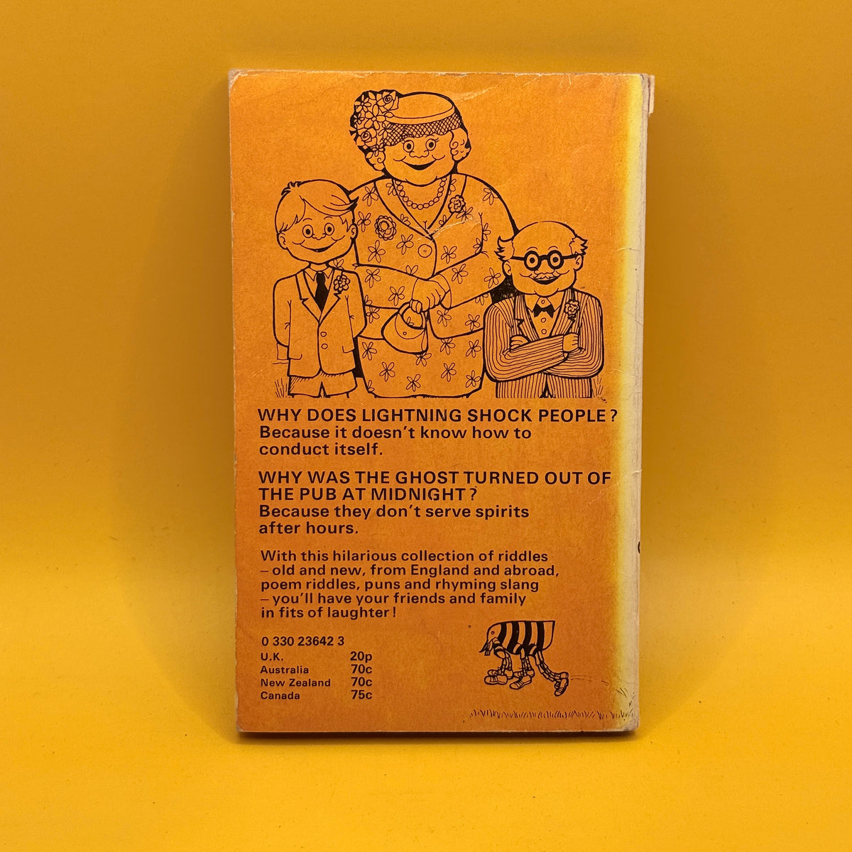 Piccolo Book of Riddles by J. B. Cunningham (1973)