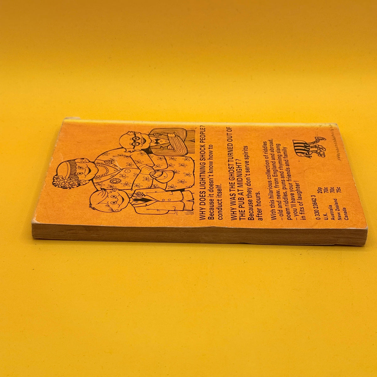 Piccolo Book of Riddles by J. B. Cunningham (1973)