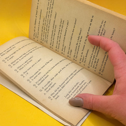 Piccolo Book of Riddles by J. B. Cunningham (1973)