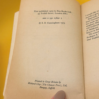 Piccolo Book of Riddles by J. B. Cunningham (1973)