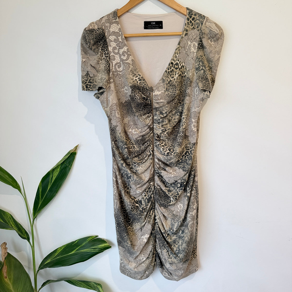 Cue Animal Print Ruched Cap Sleeve Dress Size 14