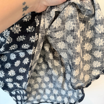 Black and White Floral Print Half Sleeve Top Size 14
