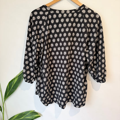 Black and White Floral Print Half Sleeve Top Size 14