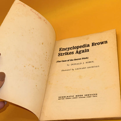 Encyclopedia Brown Strikes Again by Donald J. Sobol (1972)