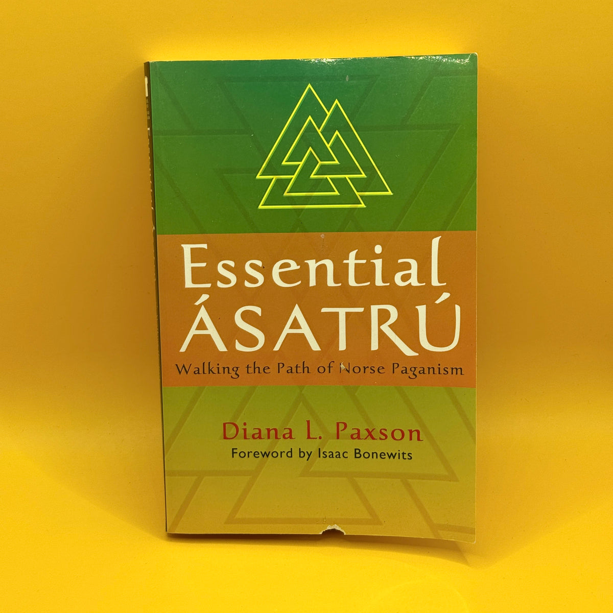 Essential Ásatrú: Walking the Path of Norse Paganism by Diana L. Paxson