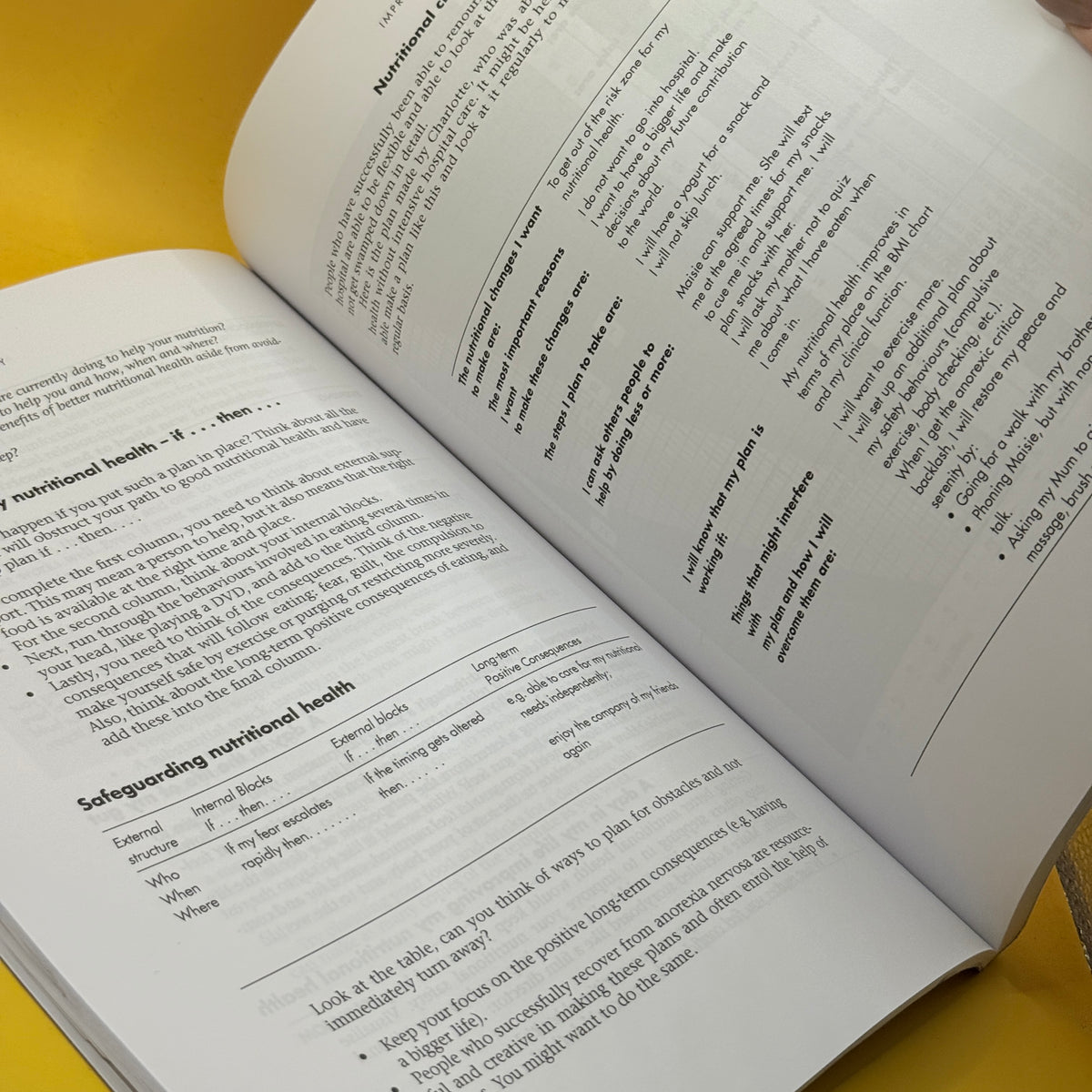 A Cognitive Interpersonal Therapy Workbook for Treating Anorexia Nervosa: The Maudsley Model by Ulrike Schmidt, Helen Startup and Janet Treasure