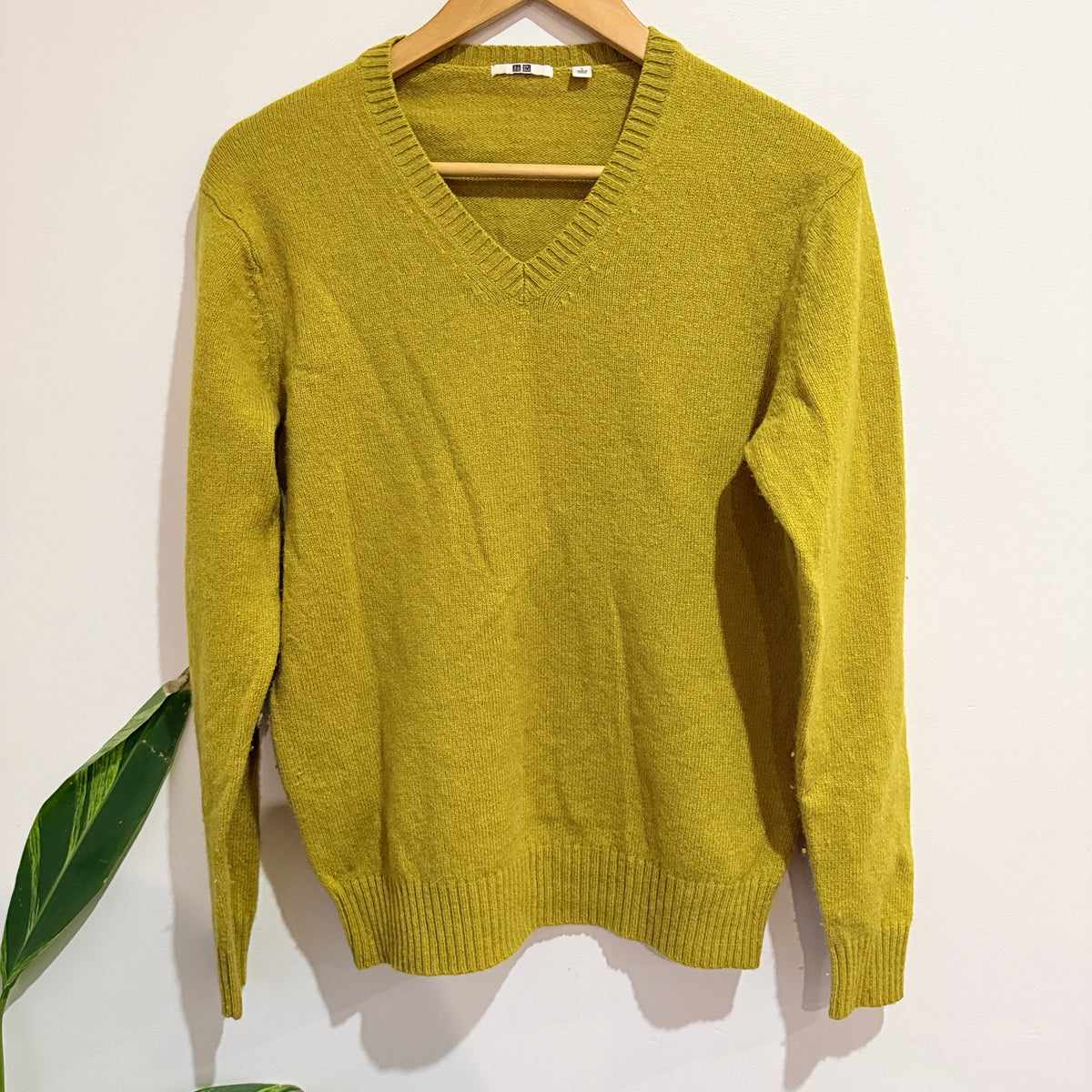 Uniqlo Mustard Wool Blend V Neck Jumper Size L