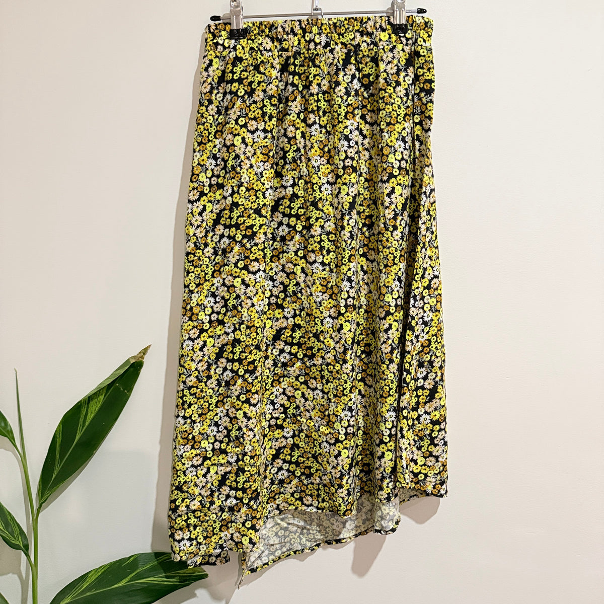 Spirit Yellow Daisy Floral Print Midi Skirt Size 8