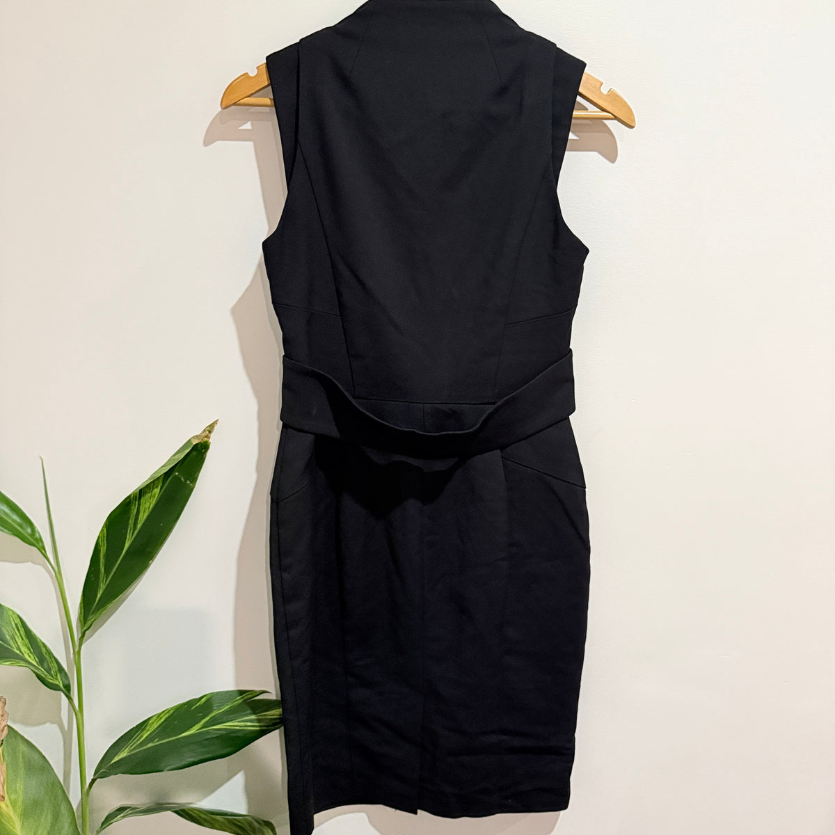 Cue Black Sleeveless Sheath Dress Size 10