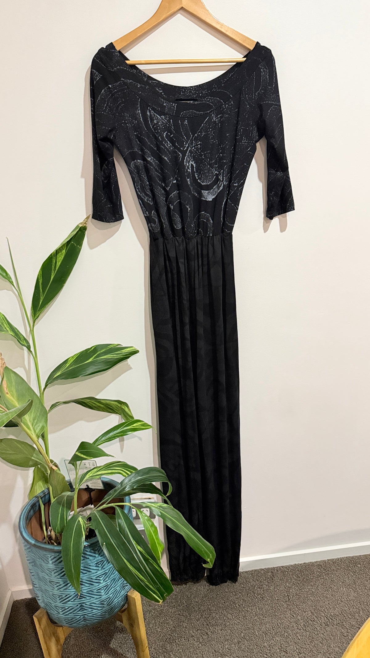 TAV Black Marbled Print Long Sleeve Jumpsuit Size 12