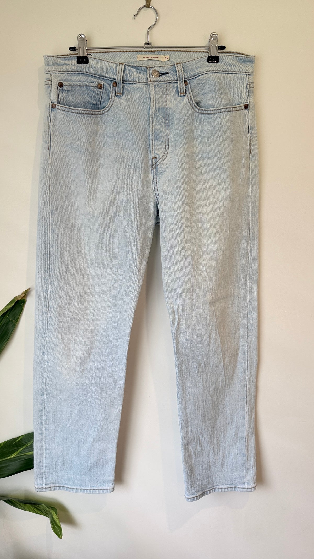 Levi's Wedgie Straight Light Wash Jeans Size 30