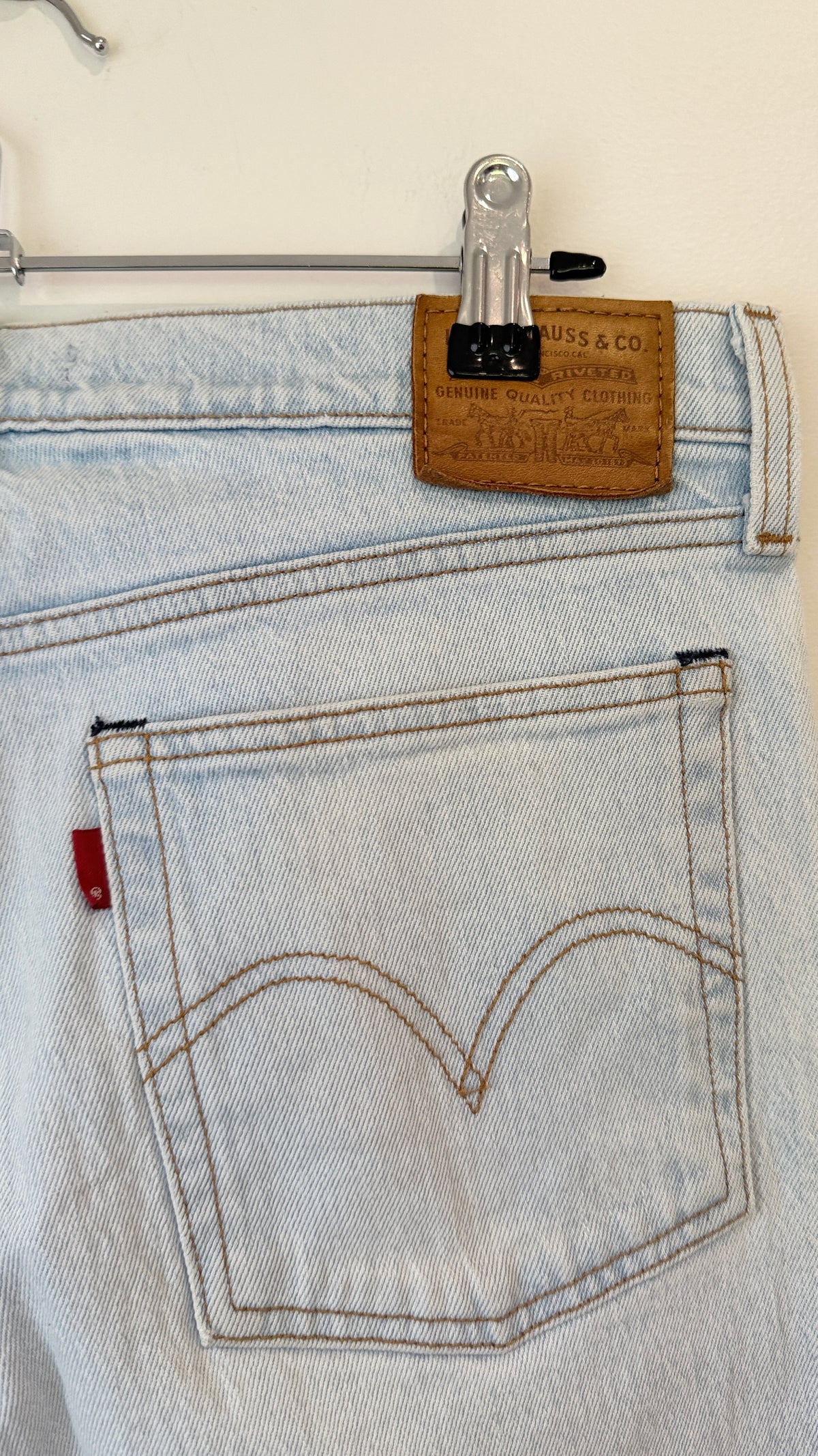 Levi's Wedgie Straight Light Wash Jeans Size 30