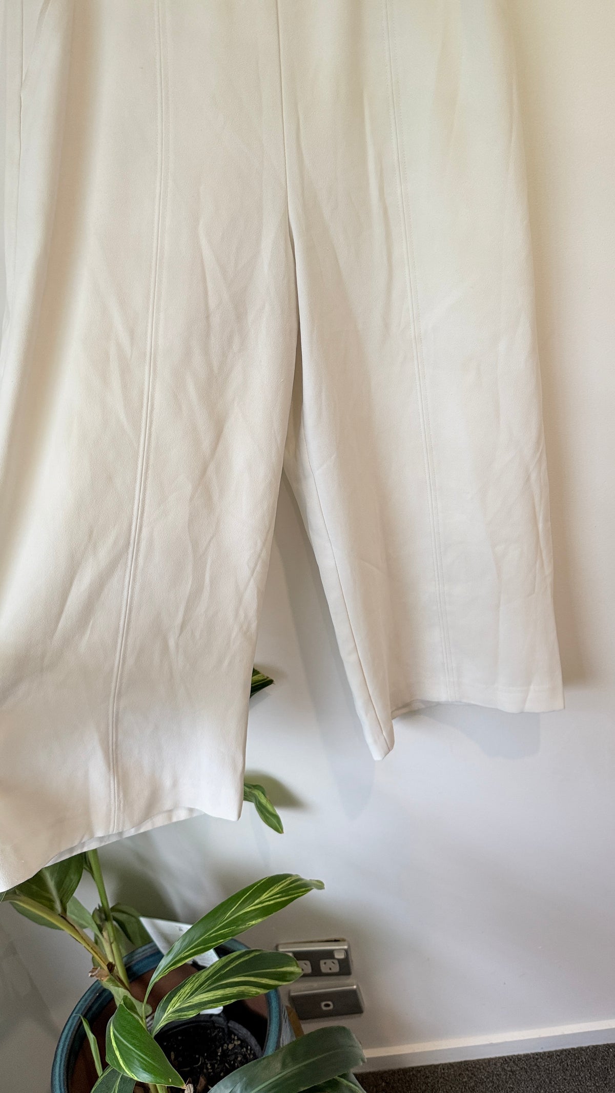 Portmans Cream Buckle Waist Wide Leg Pants Size 10