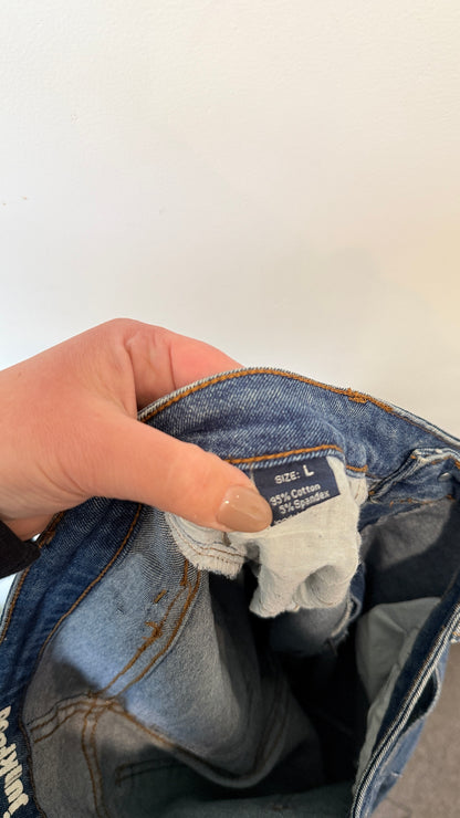 Junk Food Distressed Raw Hem Jeans Size L
