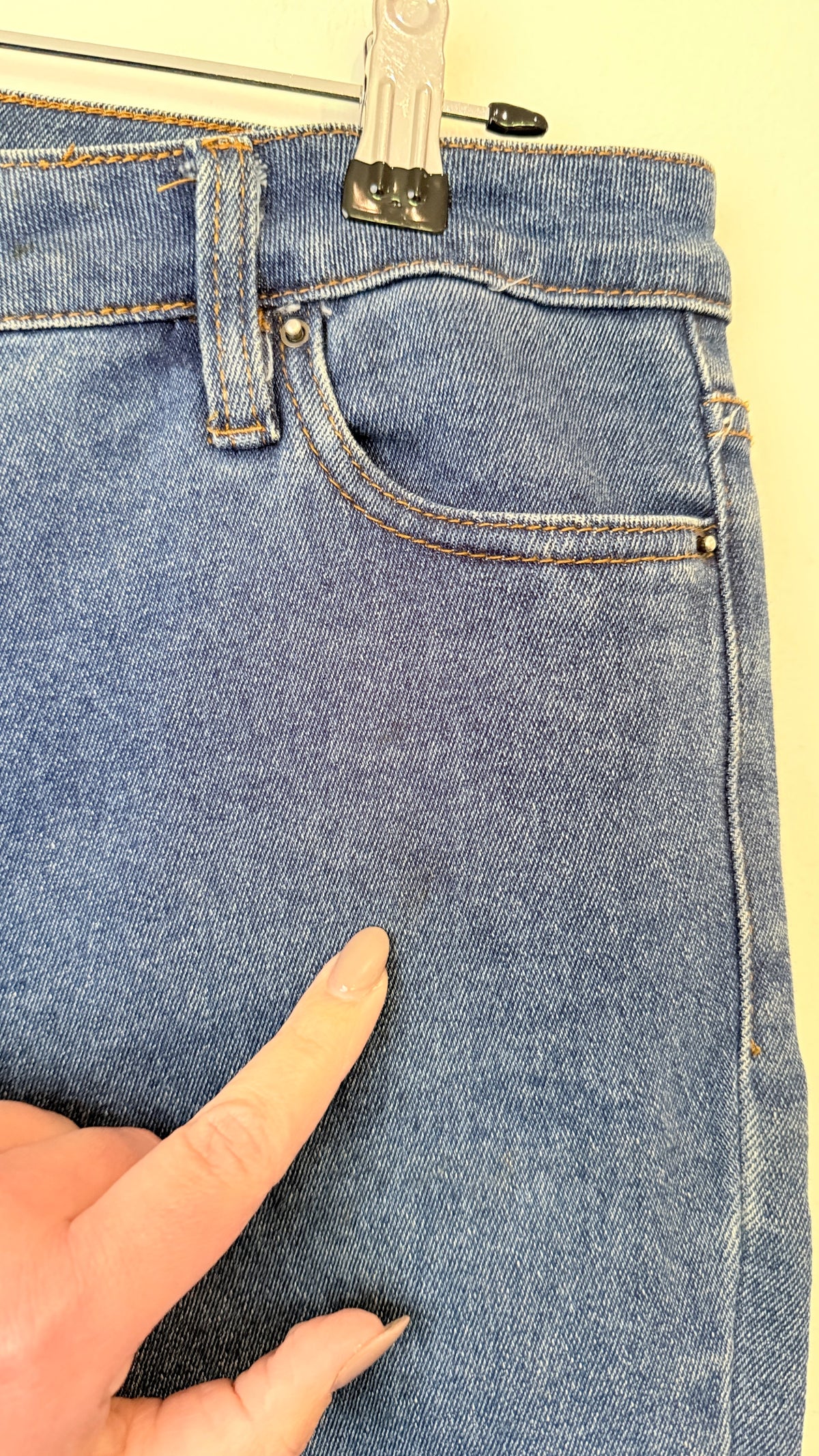 Junk Food Distressed Raw Hem Jeans Size L