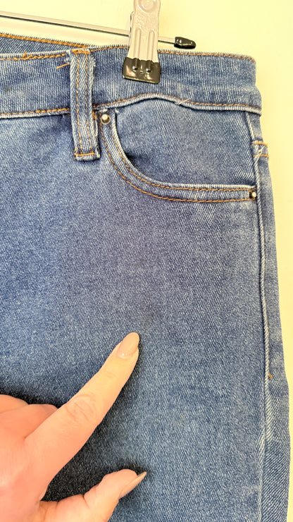 Junk Food Distressed Raw Hem Jeans Size L