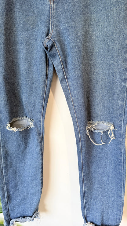 Junk Food Distressed Raw Hem Jeans Size L
