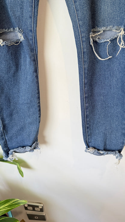 Junk Food Distressed Raw Hem Jeans Size L