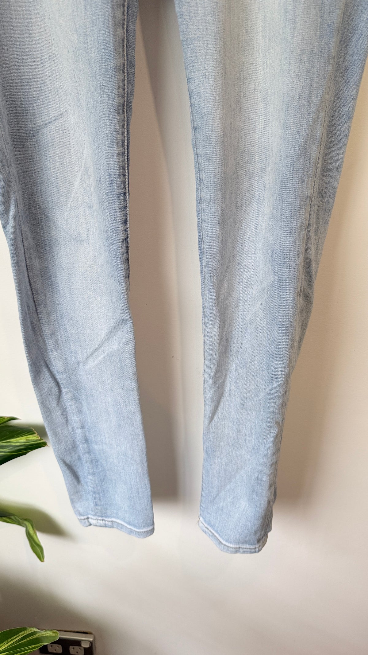 HoneyDenim Light Wash Skinny Jeans Size 10