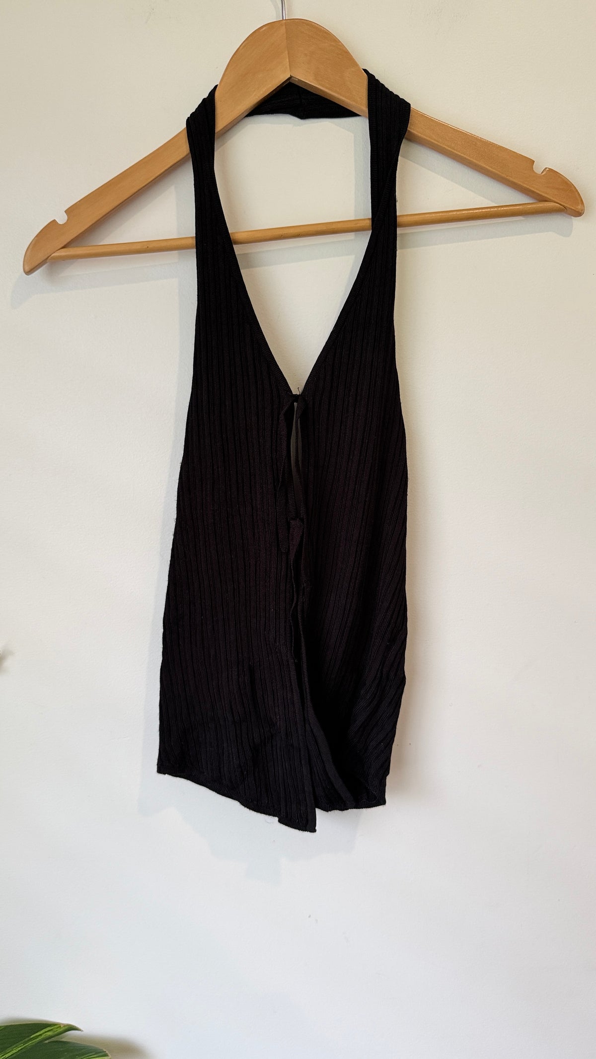 Glassons Tie Front Ribbed Knit Halter Top Size S