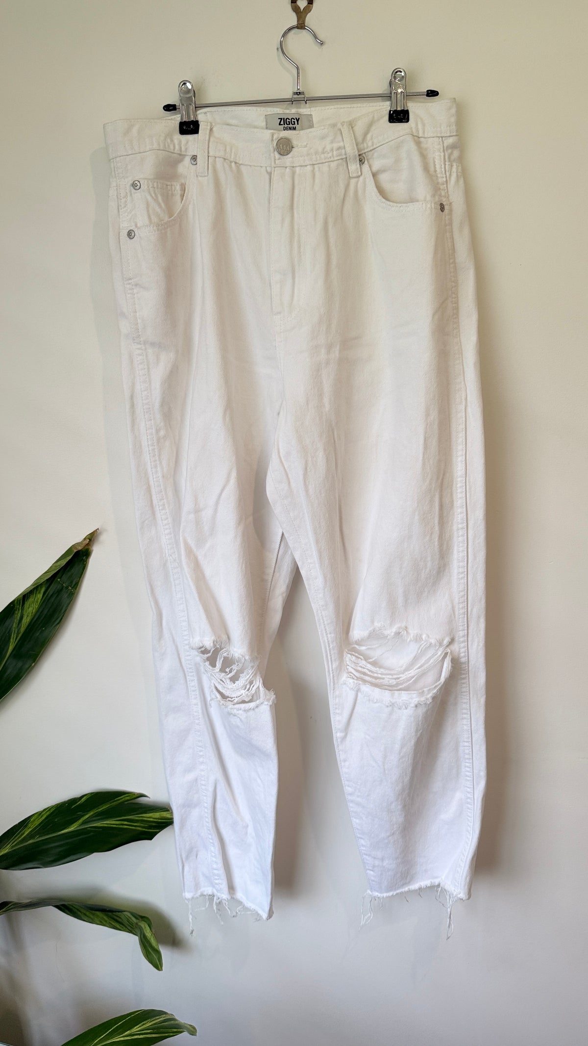 Ziggy Denim White Distressed Jeans Size 32