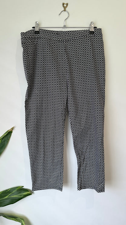 Vassalli Black and White Geometric Print Tapered Pants 80cm waist