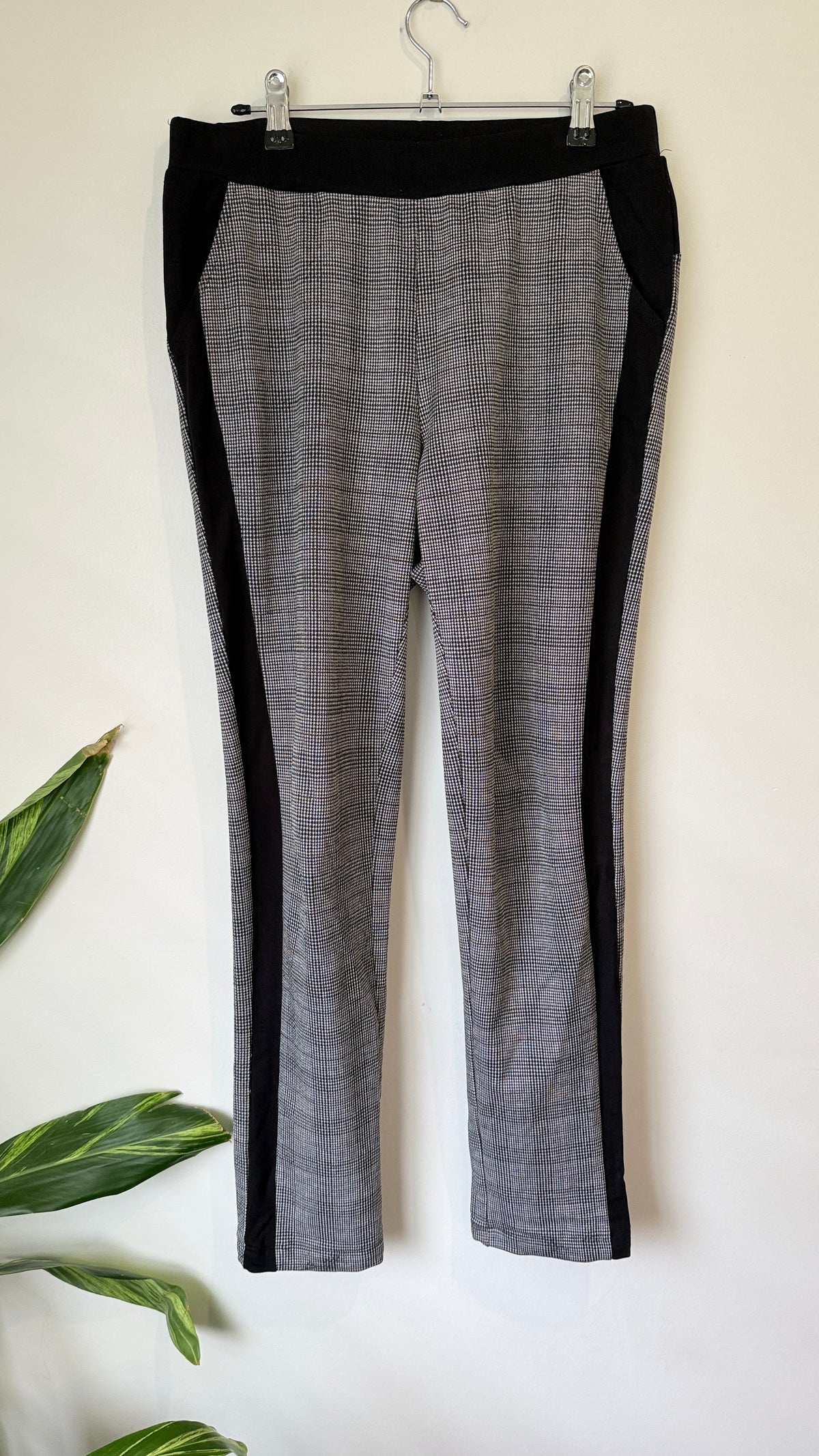 Merric Black and White Check Print Pants Size 12