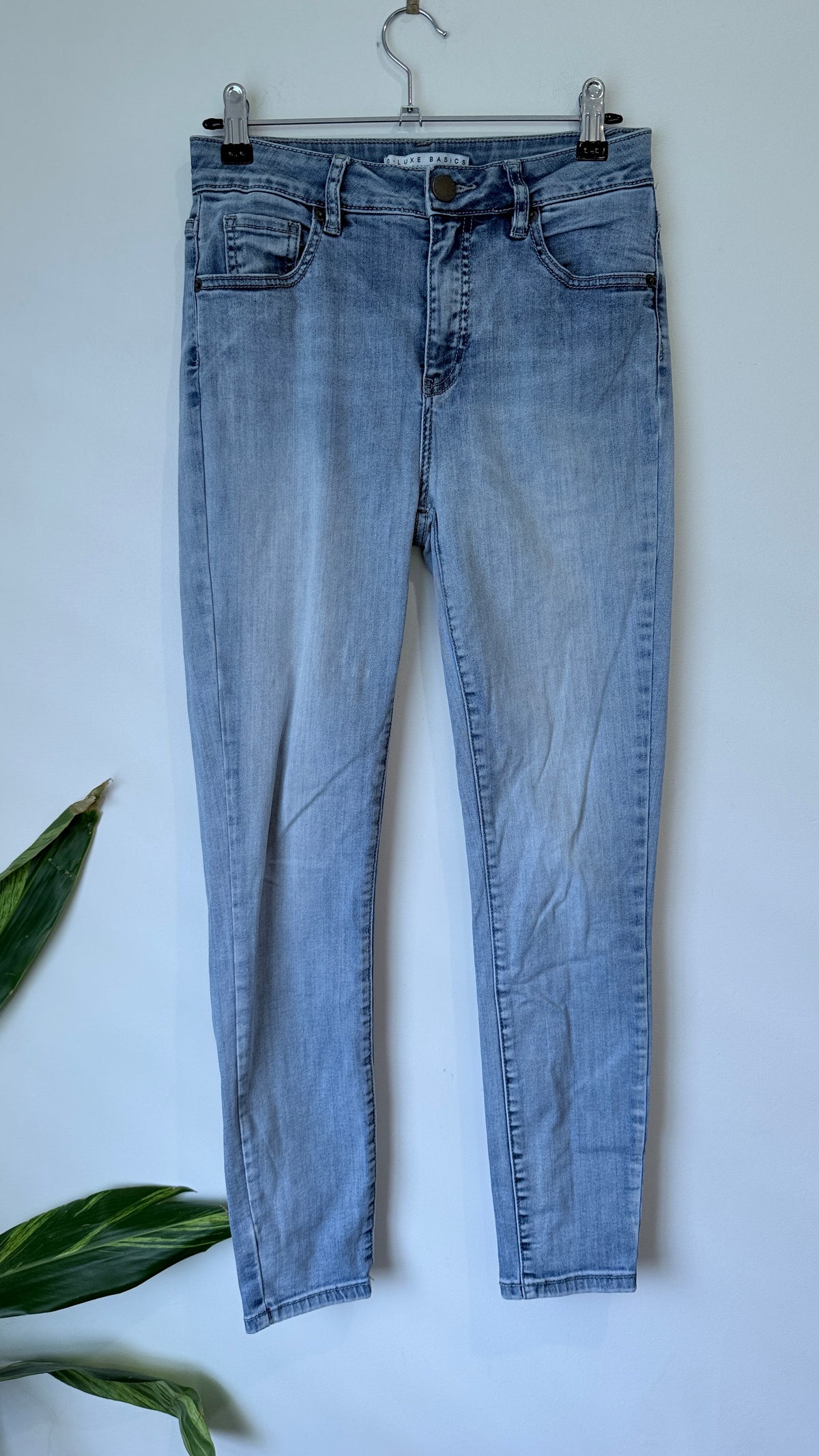 Decjuba Luxe Size 10 Basic Light Wash Skinny Jeans