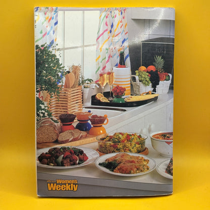 Women’s Weekly Microwave Cookbook by Pamela Clark