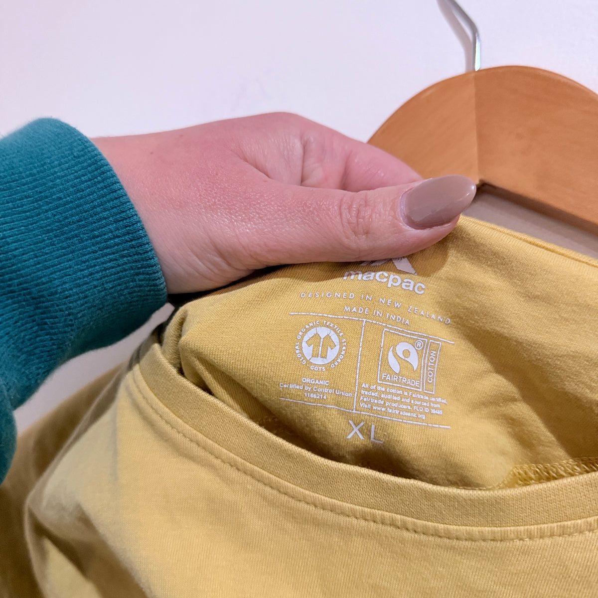 Macpac Crewneck T-shirt Size XL