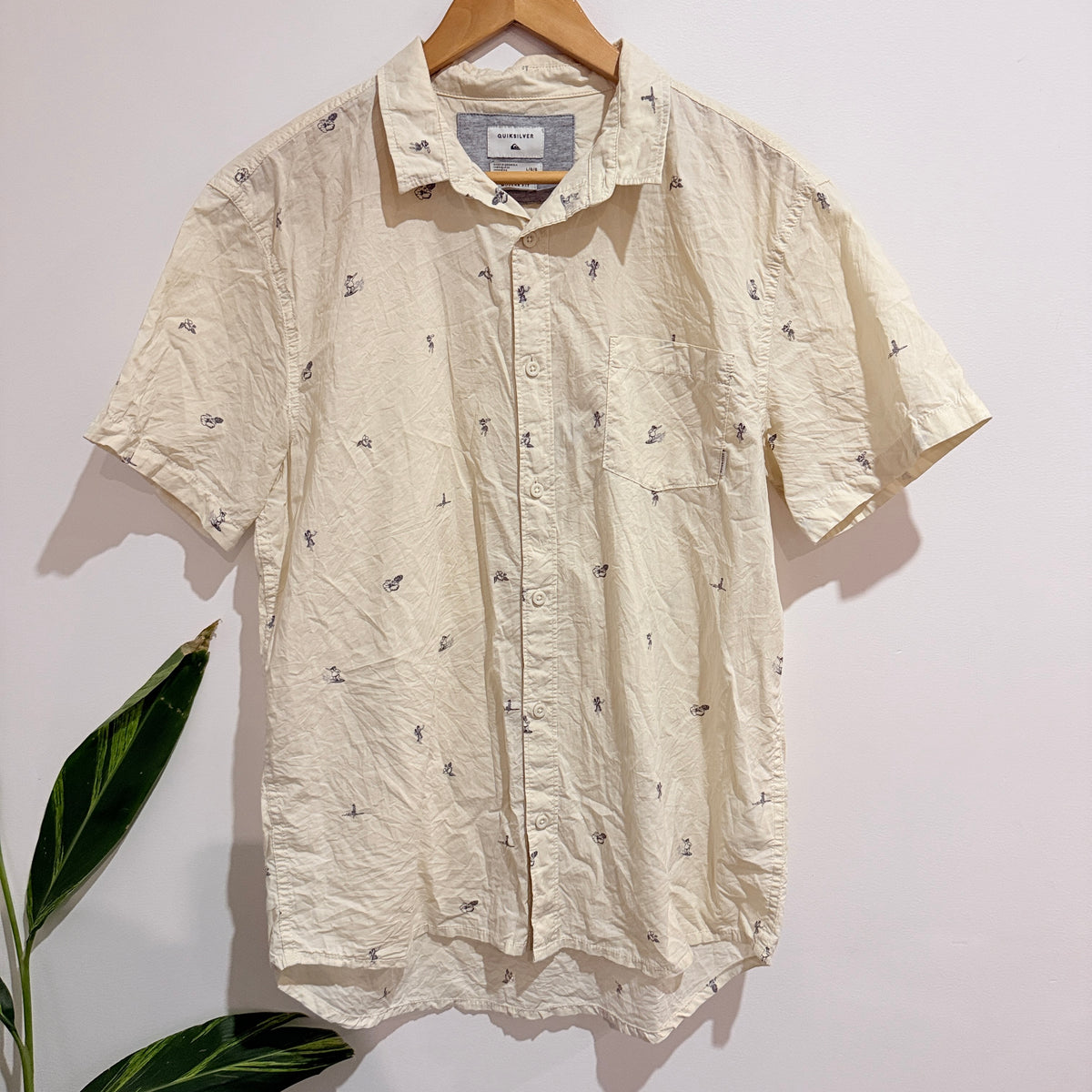 Quicksilver Button-down Shirt Size L|G|G