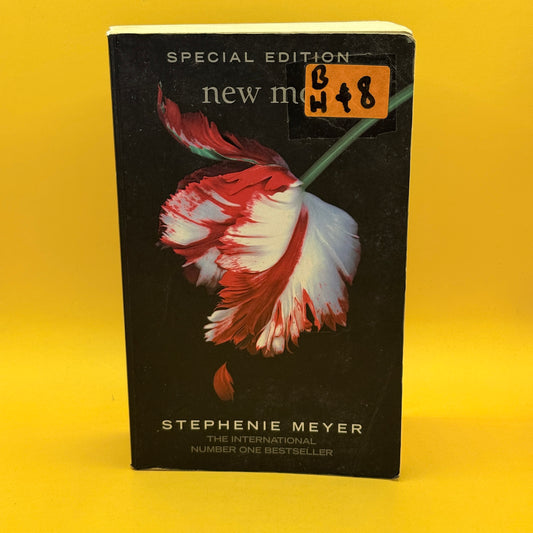 New Moon by Stephenie Meyer (Special Edition)