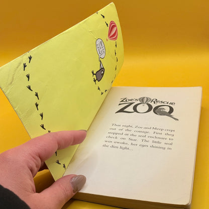 Zoe's Rescue Zoo: The Silky Seal Pup by Amelia Cobb