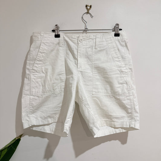 Gap White Girlfriend Chino Shorts Size 10
