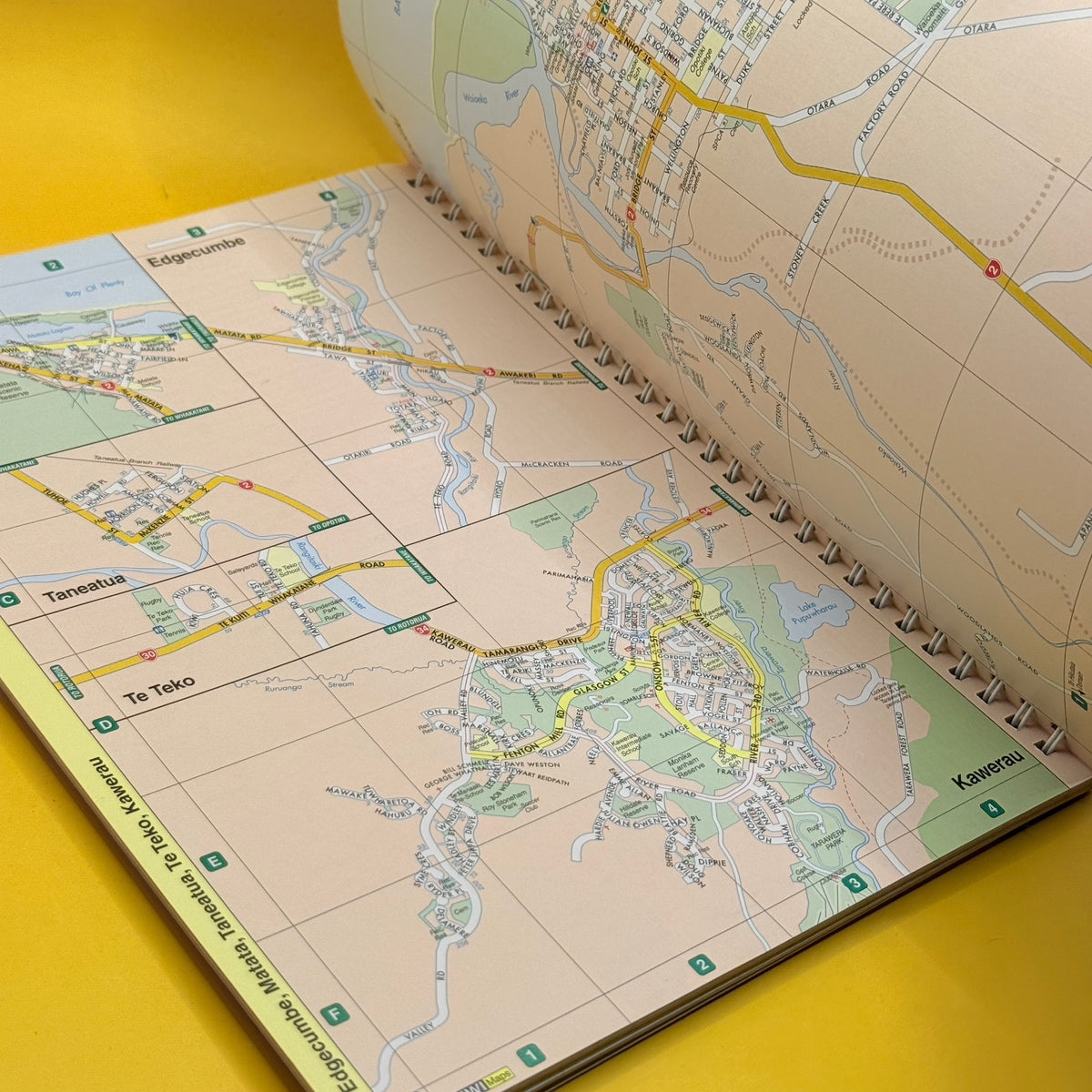 Kiwi Pathfinder North Island Travellers Street Directory by Kiwimaps