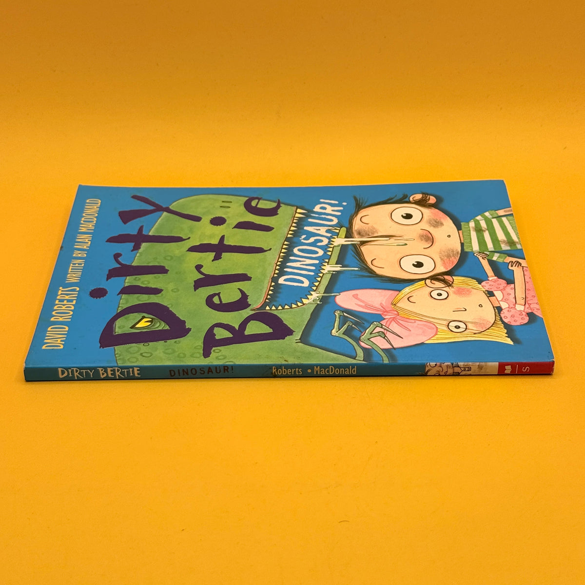 Dirty Bertie: Dinosaur! by Alan MacDonald