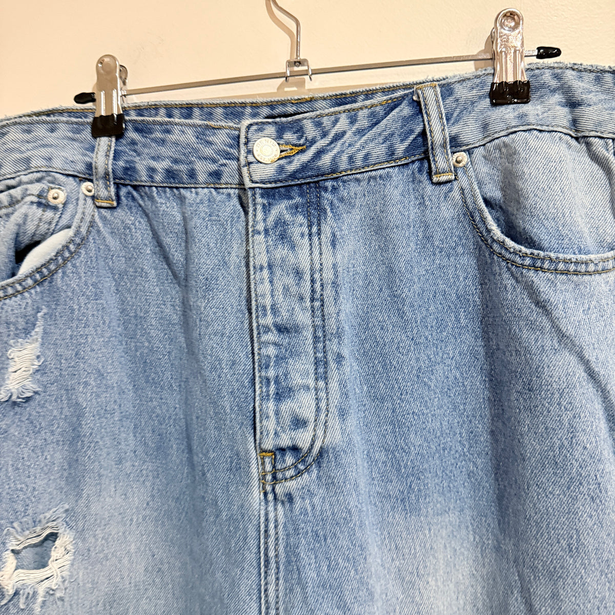 Glassons Light Wash Distressed Mom Jeans Size 16