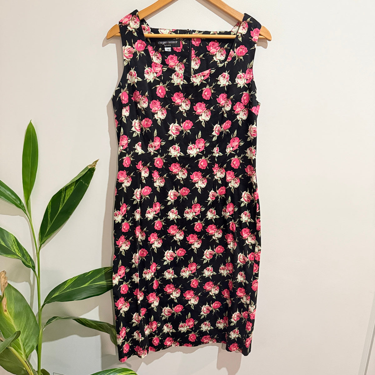 Cherry Bishop Sleeveless Sheath Dress Size 14