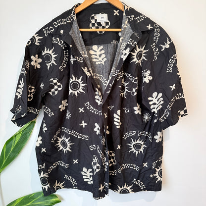 H&M Print Relaxed Shirt Size XL