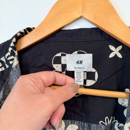 H&M Print Relaxed Shirt Size XL