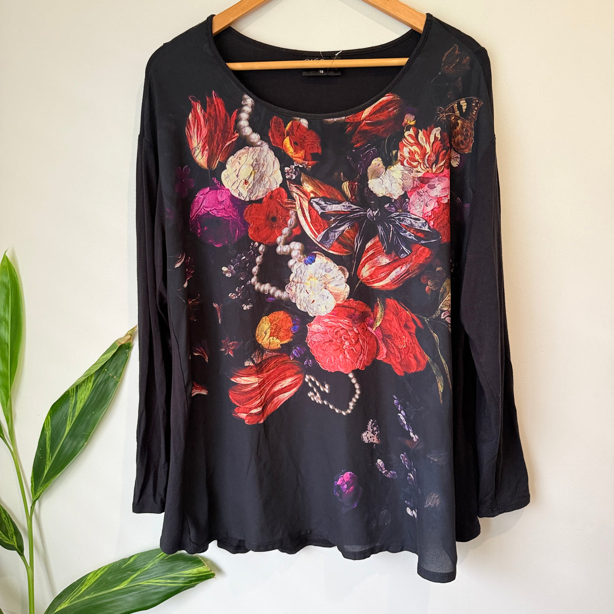 Wild Child Black Floral Print Top Size 18