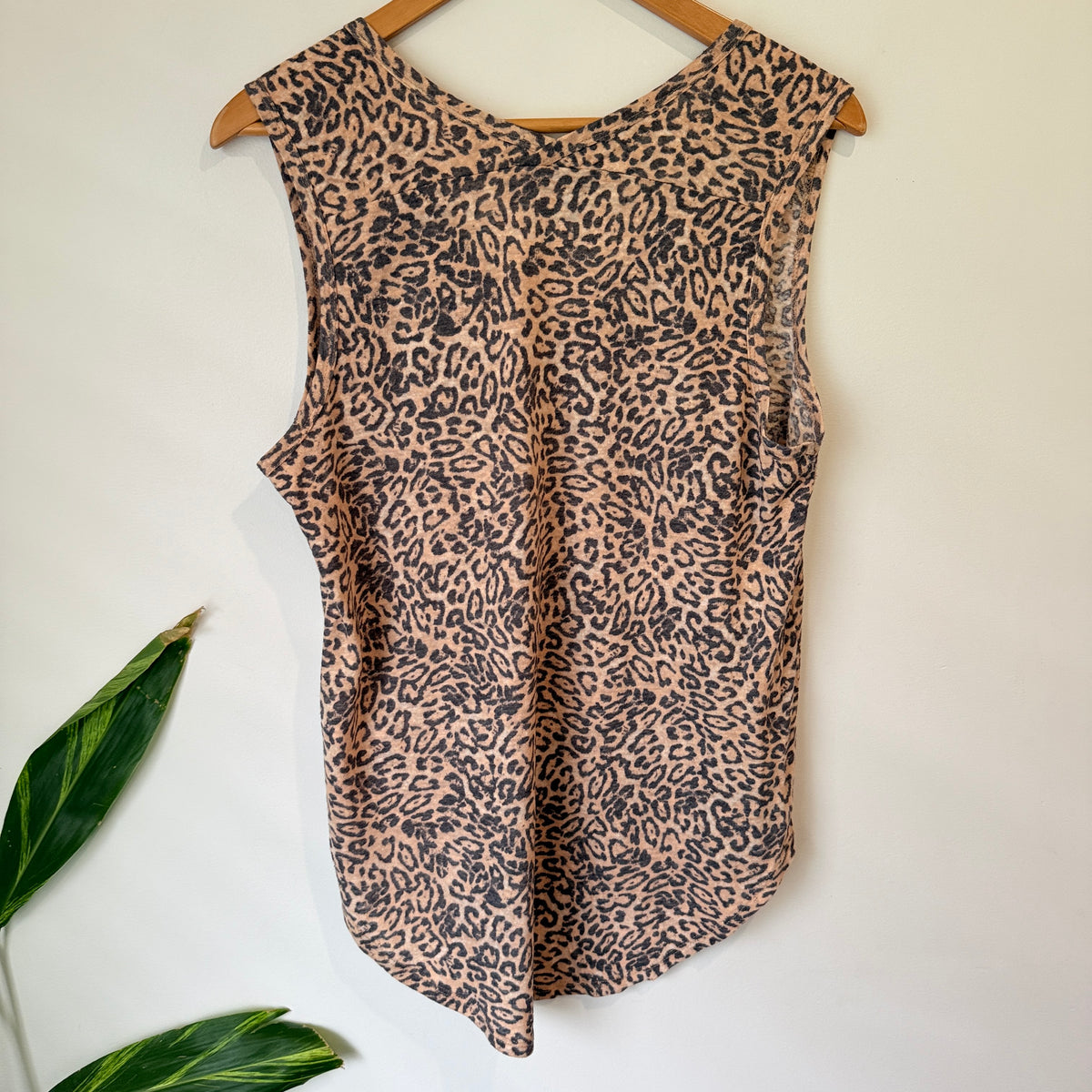 Decjuba Leopard Print Sleeveless Top