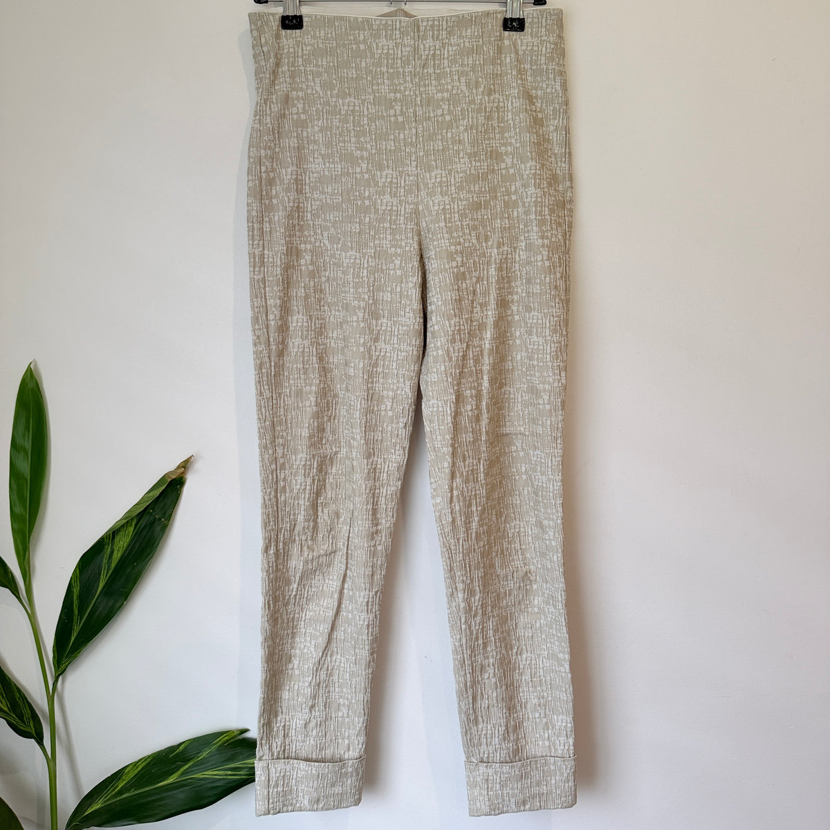 Sills Beige Textured Tapered Pants Size 10